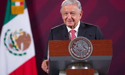 Confía AMLO que economía crecerá 3.5% al finalizar su mandato