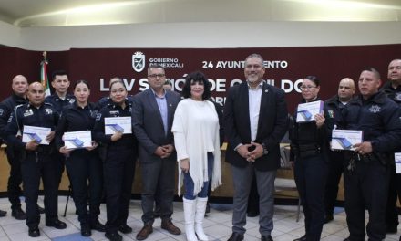 Donó CANACO Mexicali 15 tabletas electrónicas a policías municipales