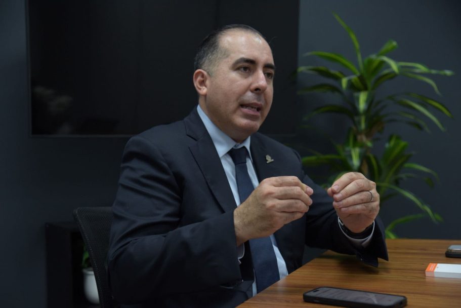 Es un desafío político la Constitución Política y sus proyectos de reforma