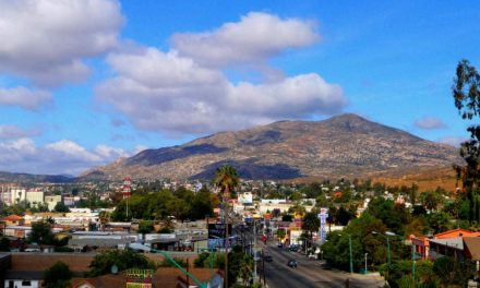 Mejorarán empresas y gobierno municipal vialidades de zonas rurales en Tecate