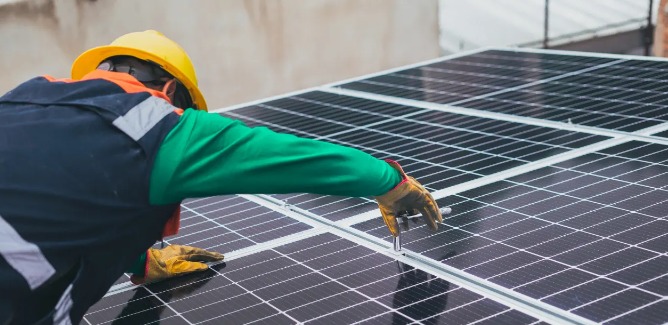 Se busca incrementar el uso de energías verdes en la industria