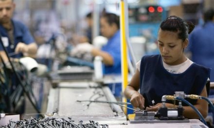Debe legislarse sobre la contratación de mujeres en México