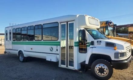 Gastan maquiladoras de Mexicali hasta 80 mdd anuales en transporte privado