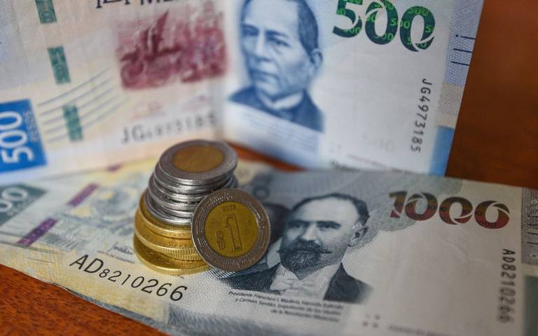 Prevén analistas que el peso mexicano cierre el año ligeramente más fuerte
