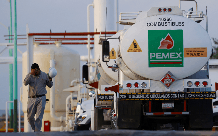 Recortó PEMEX exportaciones, incrementó refinación pero registró pérdidas