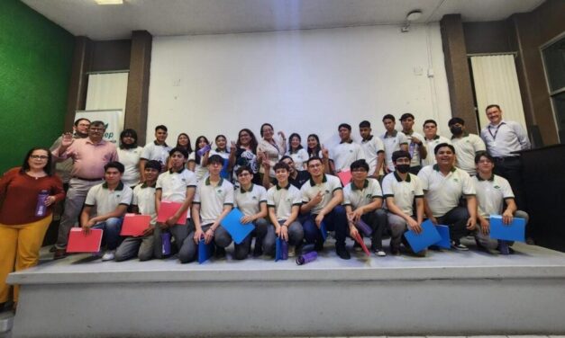 Reconocen desempeño de estudiantes duales de CONALEP BC