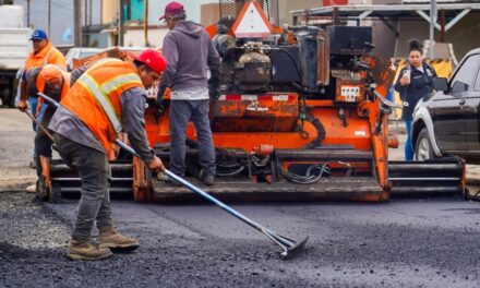 Avanza pavimentación en Ensenada con recursos de los Ramos 33 y 23