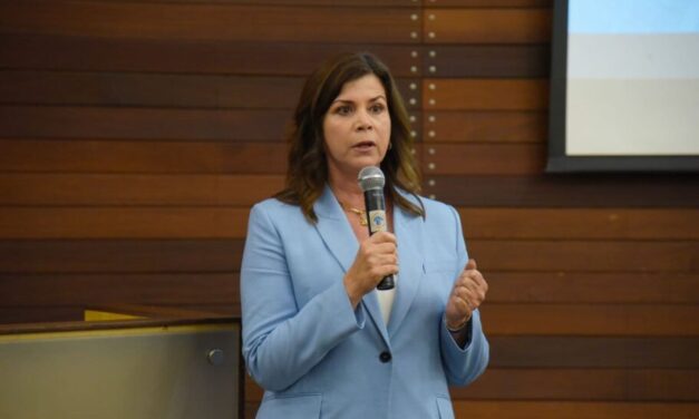 Analizan perspectivas económicas ante nuevos gobiernos de México y EU