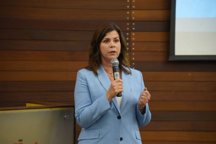 Analizan perspectivas económicas ante nuevos gobiernos de México y EU