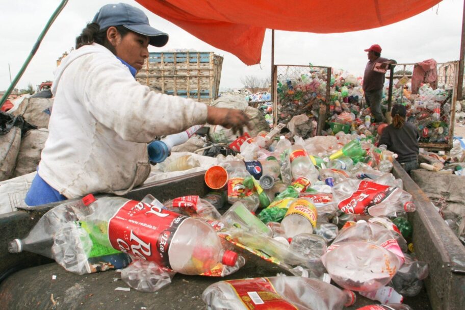 Promueven consumo responsable del plástico