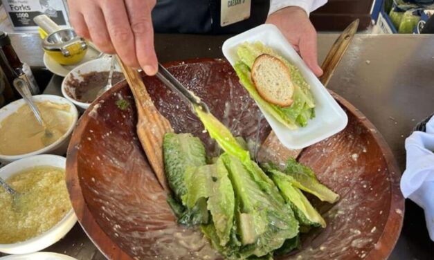 Iniciará esta semana la celebración del centenario de la Ensalada Caesar’s