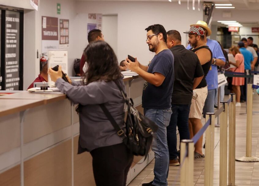 Subió Fitch Ratings la calificación crediticia de BC