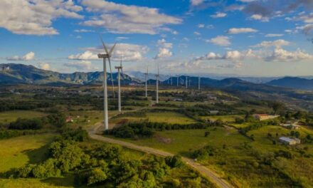 Estima Sheinbaum crecer 45% en energías renovables para 2030