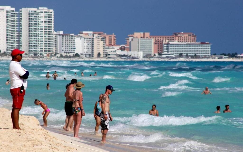 Aumentaron 11% las divisas turísticas en noviembre y sumaron 2 mil 754 mdp