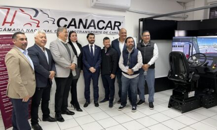 Pone en marcha Canacar simuladores para la formación de operadores de tráiler