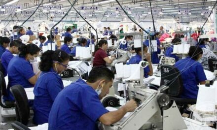 Prevé AIMO contracción de empleo