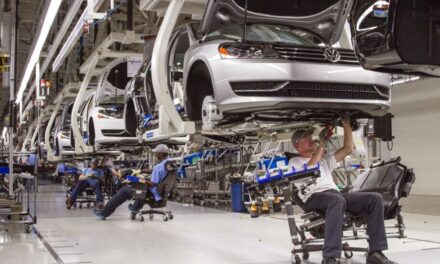 Descarta Volkswagen trasladar su producción de México ante aranceles
