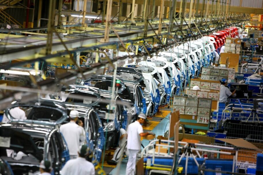 Golpean aranceles a la industria automotriz y elevan temores de desempleo