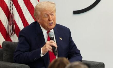 Afirma Trump que aranceles atraen inversiones a EEUU a costa de México