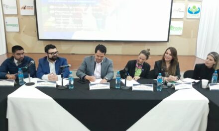 Firman convenio para la vinculación laboral de migrantes 