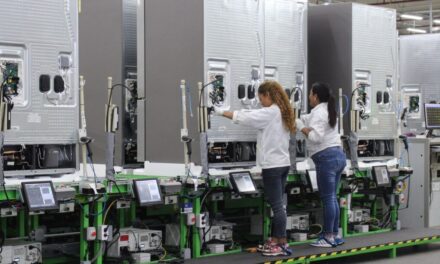 Cancela Samsung traslado de producción a México por aranceles