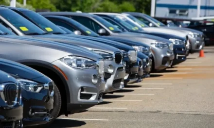 Impondrá Trump aranceles a autos con partes de México y Canadá