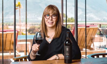 Reconoce “Es Mujer” a Lulú Martínez referente del Vino Mexicano