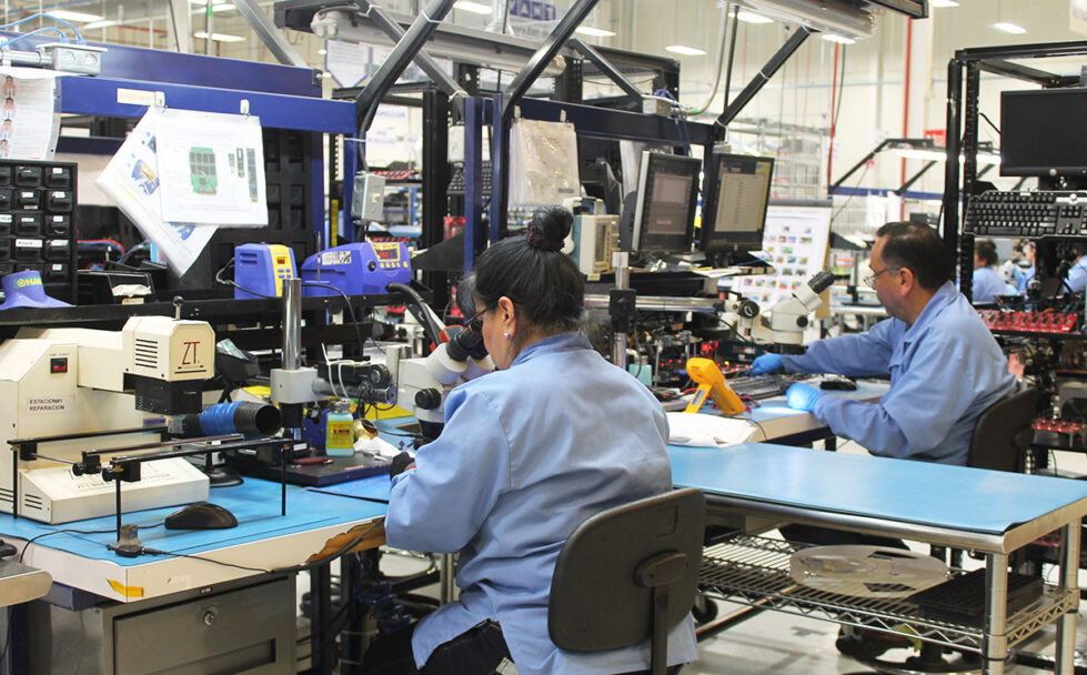 Inició industria manufacturera en México el año con caída