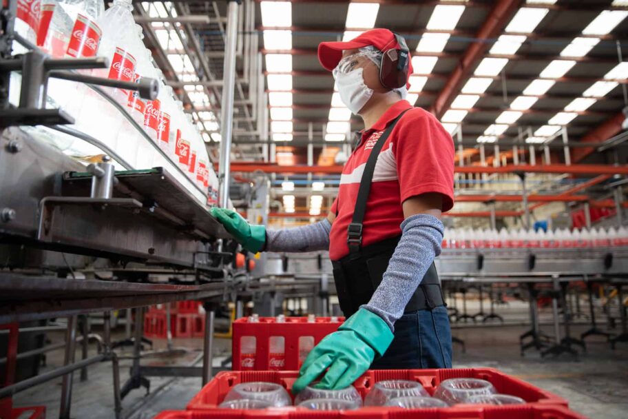 Ofrece sector empresarial casi 64 mil empleos a repatriados de EU