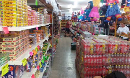 Afecta dulcerías de Mexicali prohibición de comida chatarra en escuelas