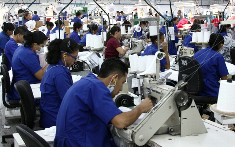 Mantienen Maquiladoras de BC récord en recorte de empleos