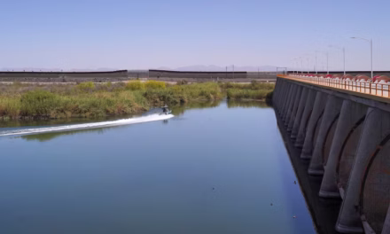 Buscan detener los derrames de aguas negras de Tijuana al mar