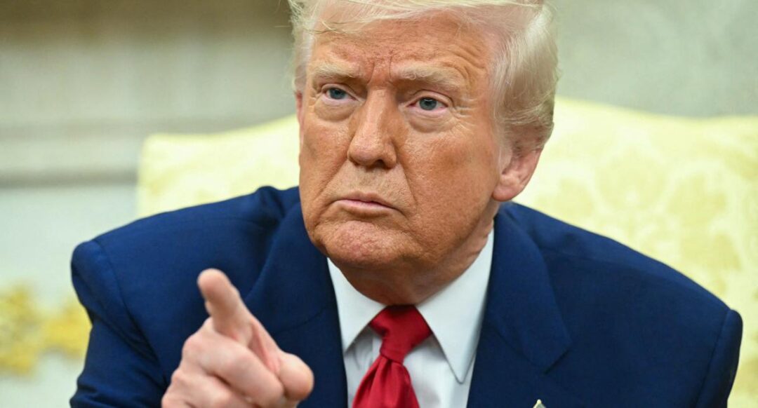 Eleva Trump aranceles a China al 104% y desata escalada en la guerra comercial