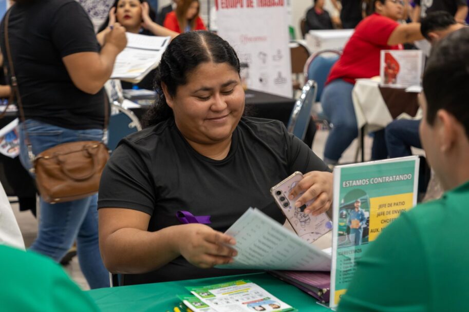 Promueven inclusión y empoderamiento de mujeres en feria de empleo Mexicali
