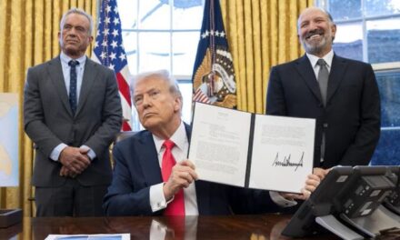 Anunciará Trump sus aranceles globales tras cierre de la Bolsa de Nueva York