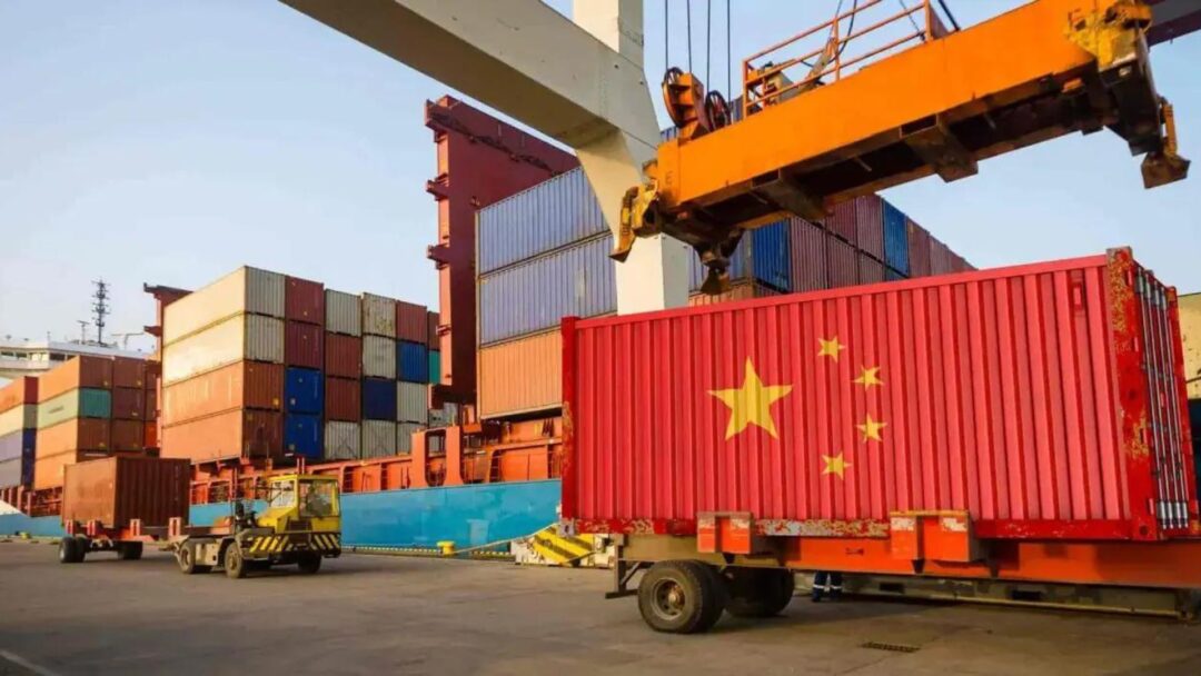 Contempla Trump reducir aranceles a China