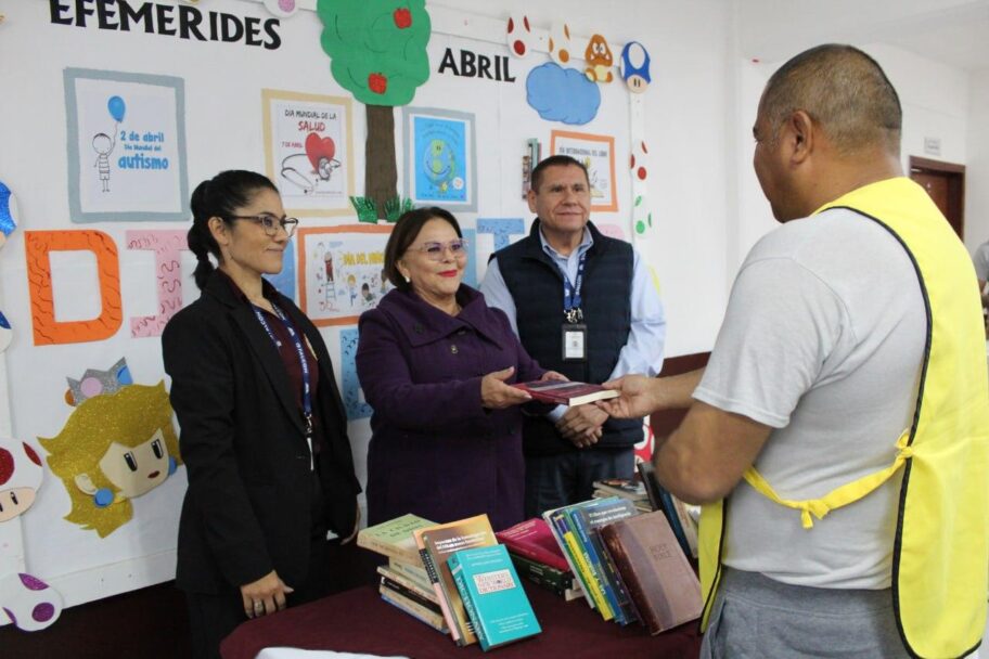 Promueve DIF Municipal la lectura entre población del Cereso de Ensenada