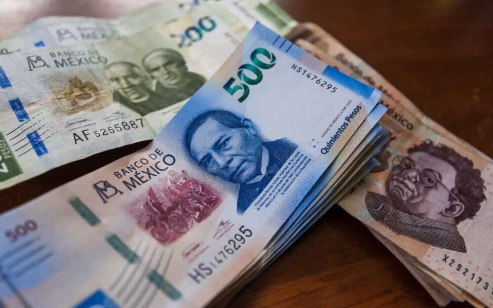 Se deprecia Peso por 3ra semana consecutiva por guerra arancelaria
