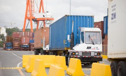 Crece recaudación para las arcas públicas por Aduanas y Sat