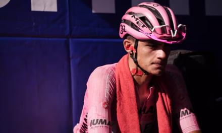 Mantiene Isaac del Toro liderato en Giro de Italia