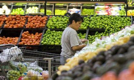 Acelera inflación en México a 3.93% en abril, arriba de lo esperado