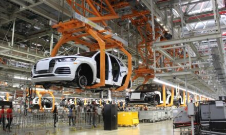 Logra México reducción de aranceles para autos exportados a EU