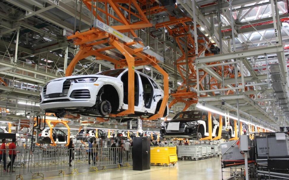 Logra México reducción de aranceles para autos exportados a EU