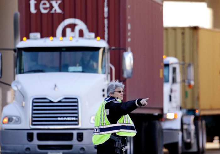 Endurecen requisitos de inglés para transportistas fronterizos