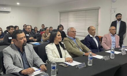 Capacitan a empresarios de Tijuana con taller “Transfórmate en un Tiburón”