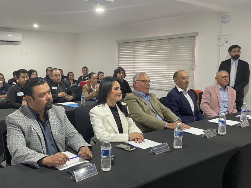 Capacitan a empresarios de Tijuana con taller “Transfórmate en un Tiburón”