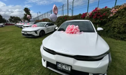 Festejaron Honda y KIA Ensenada a mamás