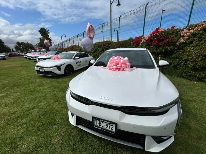 Festejaron Honda y KIA Ensenada a mamás