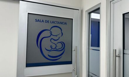 Ofrecen maquiladoras beneficios de maternidad a colaboradoras
