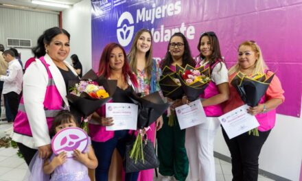 Egresa 6ta generación del programa “Mujeres al volante” en Mexicali